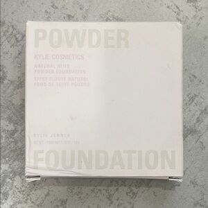 Kylie Cosmetics Natural Blur Powder Foundation 5C